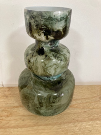 Muhr Vase - Enhance your flower order with a bespoke vase .