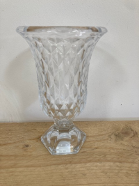 Glass Urn Vase - Enhance your flower delivery by having your order designed in a beautiful glass vase , something to keep and refill after the flowers have finished. This can be added onto any order for delivery in Birmingham and the ciy centre.